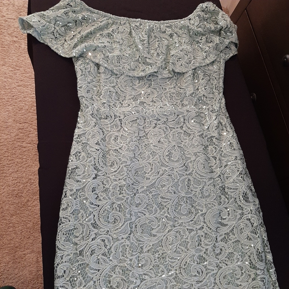 Dress - Picture 2 of 6